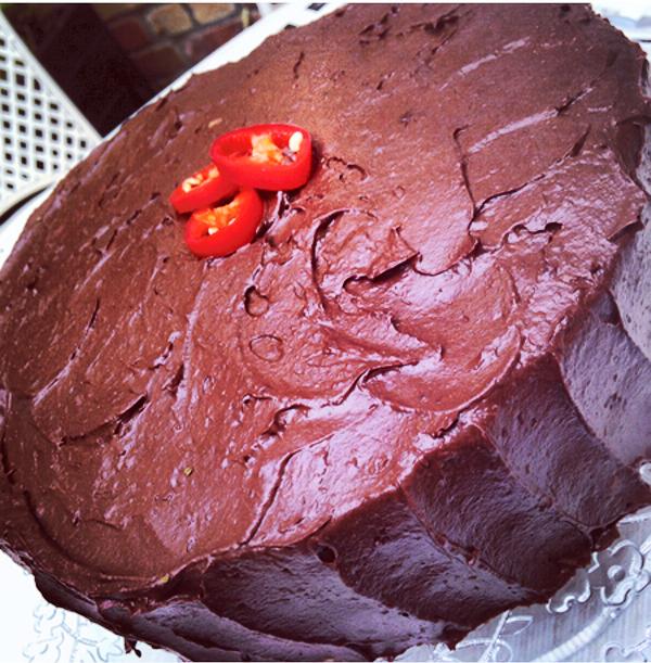 Recipe Dark chocolate and chili cake 02 July 2014 Free