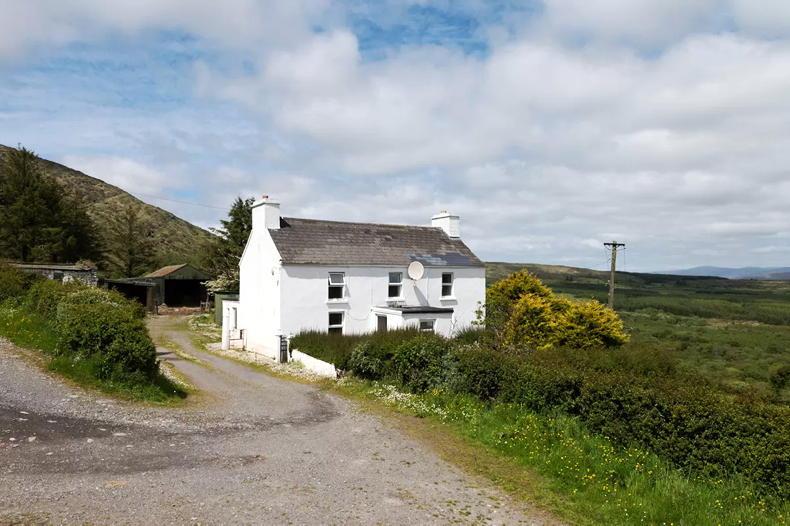 84ac residential farm for sale near Schull Free