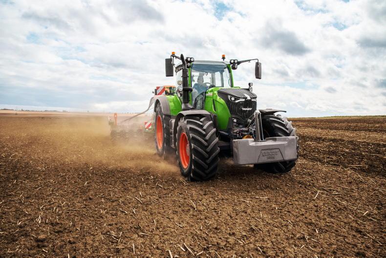 Fendt claim tractor of the year with new 700 series - Free