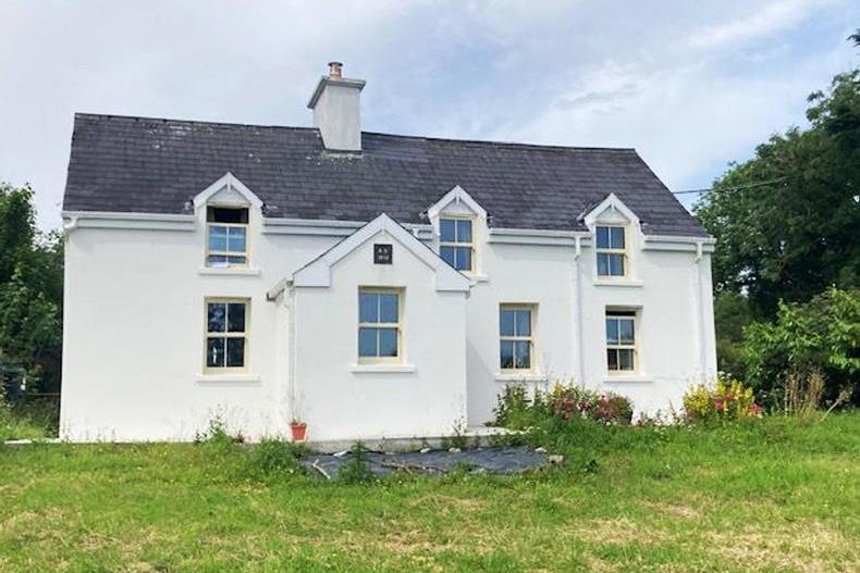 Certified organic 28ac smallholding with a walk-in home for €175,000